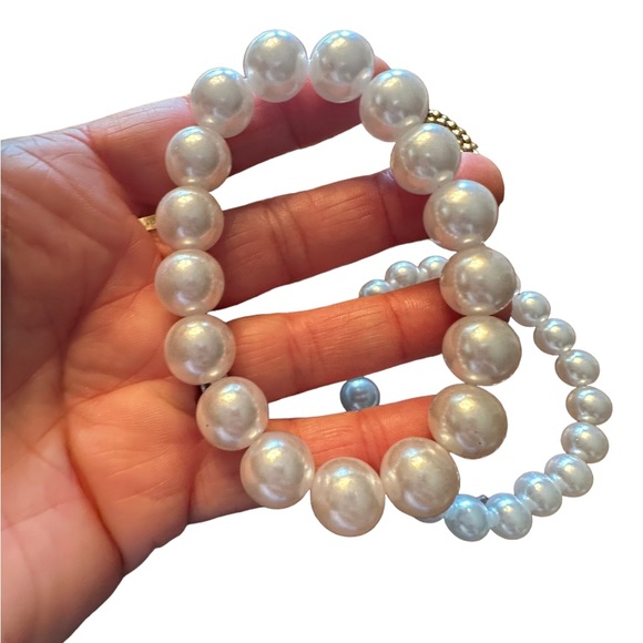 3 Piece Pearl and Gold Elastic Bracelet Set - Picture 4 of 7